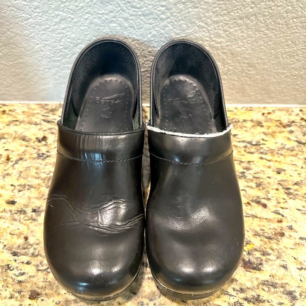 Dansko Women's Black Leather Slip-On Professional Clogs Shoes Size EU 40